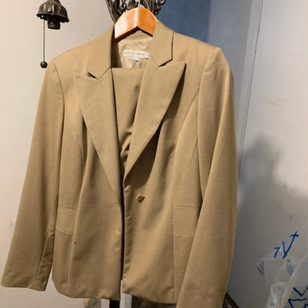 Garfield and Marks Womens Suit